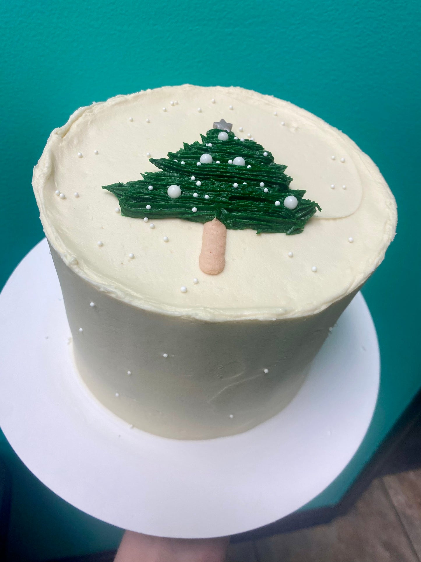 Simple Christmas tree cake 