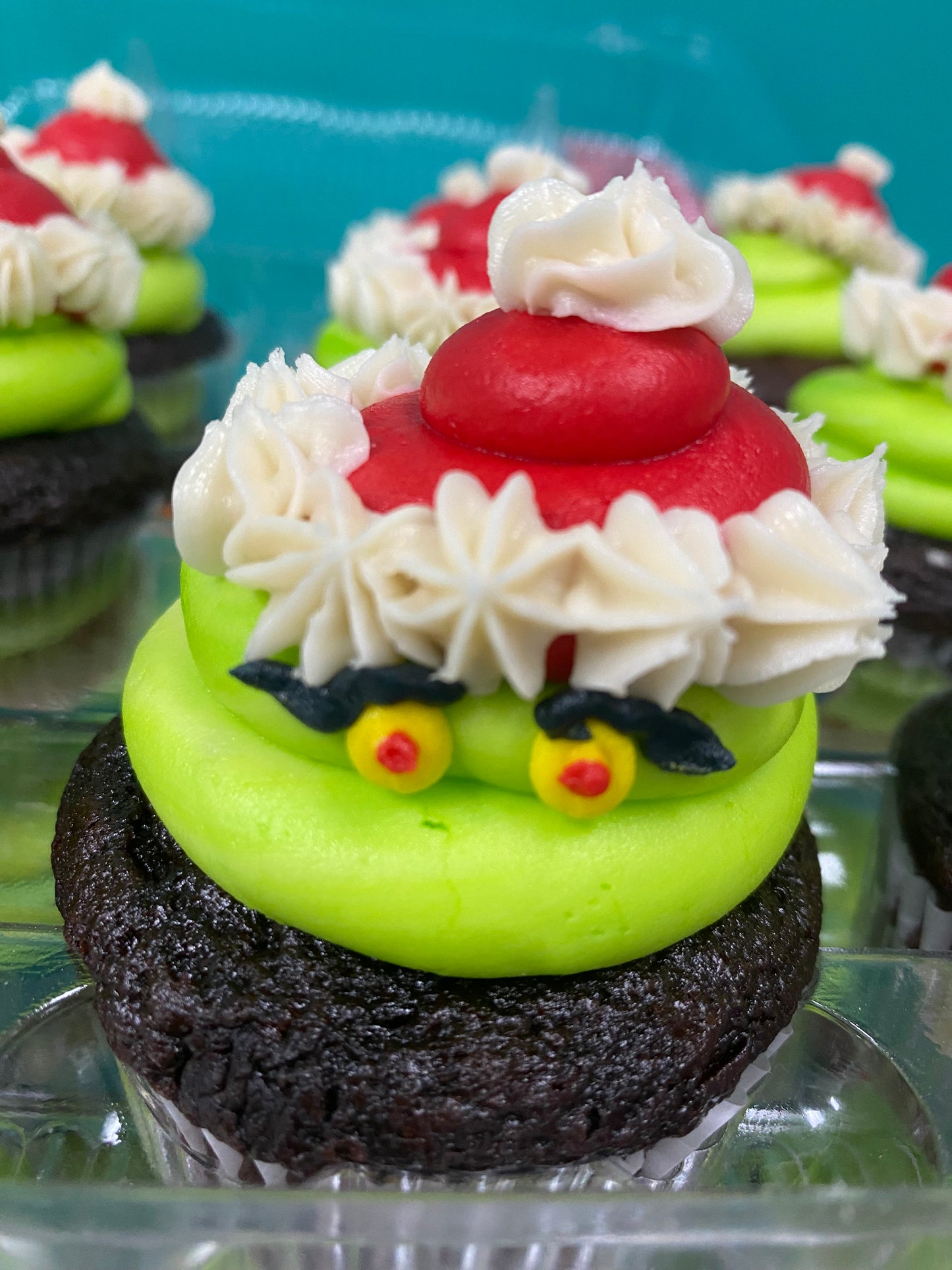 Grinch cupcakes