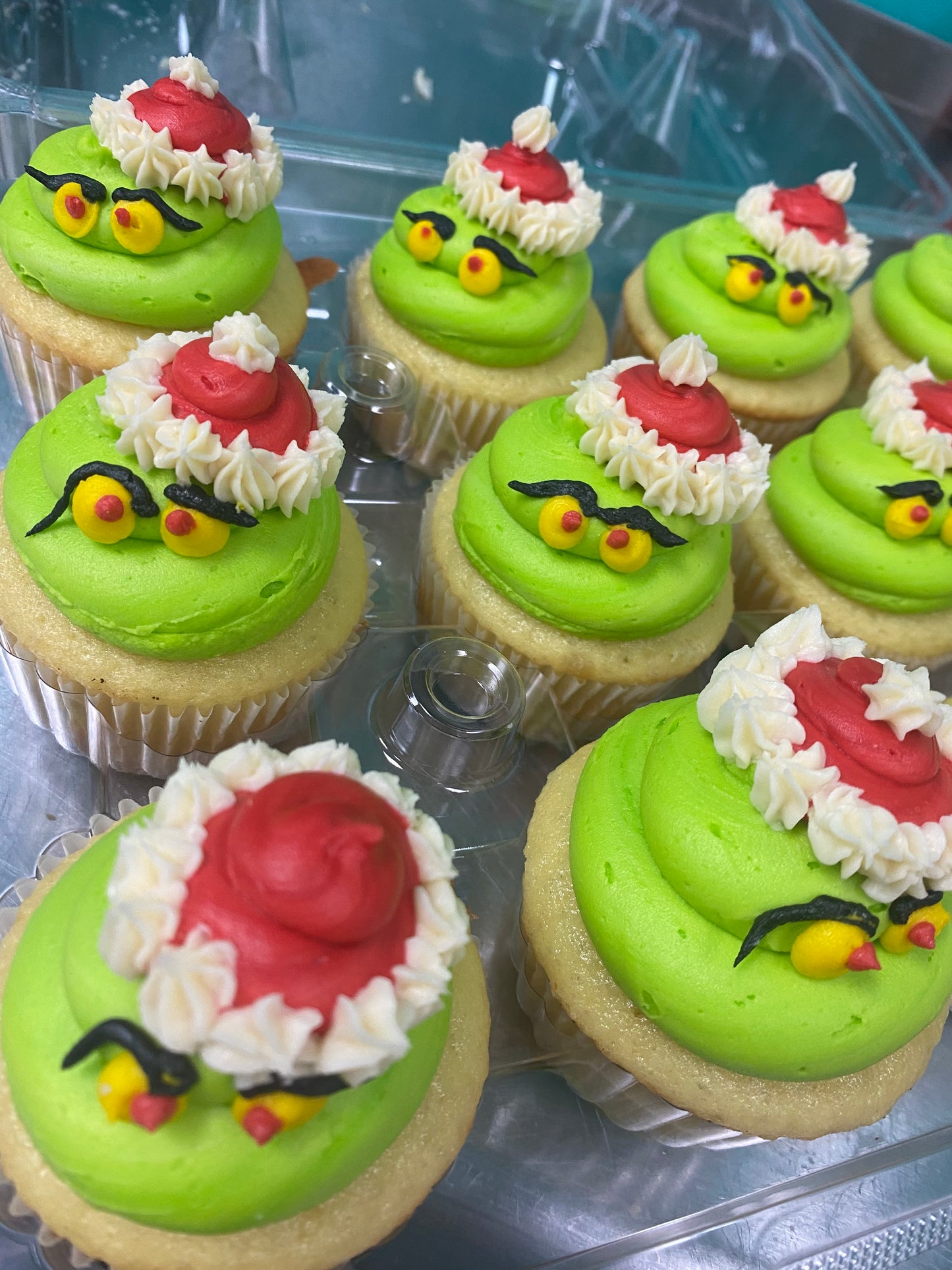Grinch cupcakes