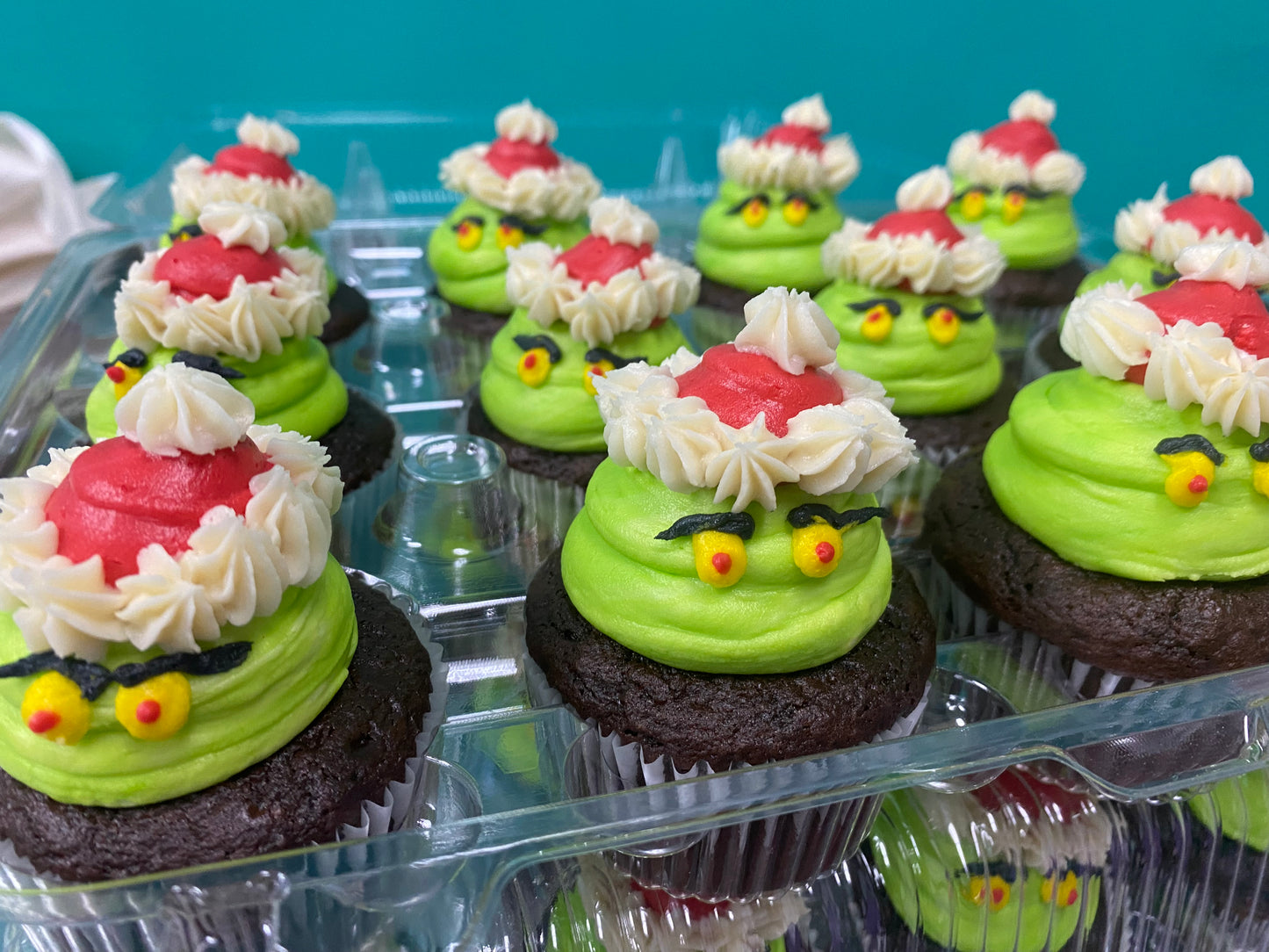 Grinch cupcakes